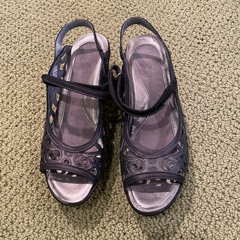 NAOT Womens Size 40 barely worn